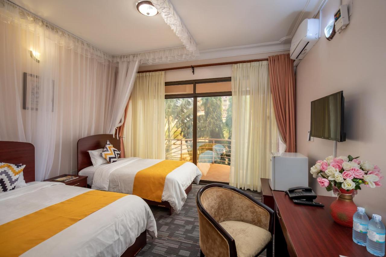 Entebbe Traveller's Hotel Eksteriør billede