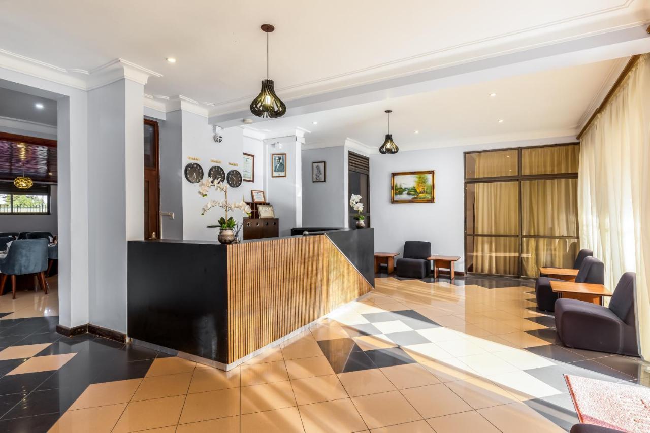 Entebbe Traveller's Hotel Eksteriør billede