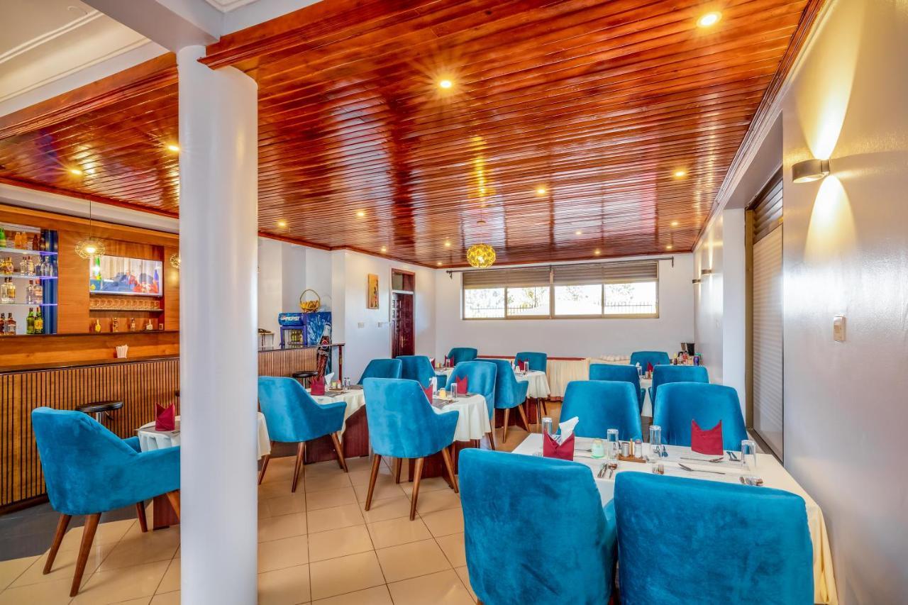 Entebbe Traveller's Hotel Eksteriør billede
