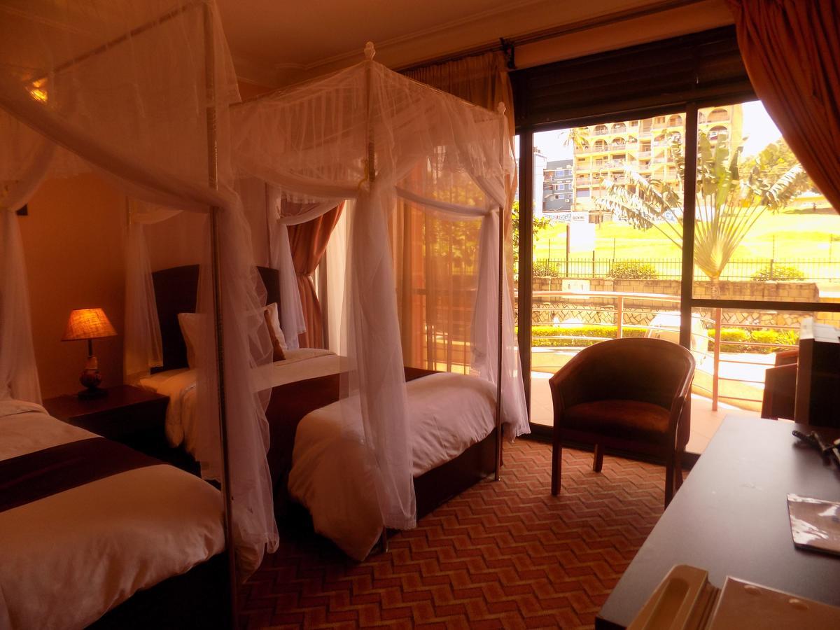 Entebbe Traveller's Hotel Eksteriør billede