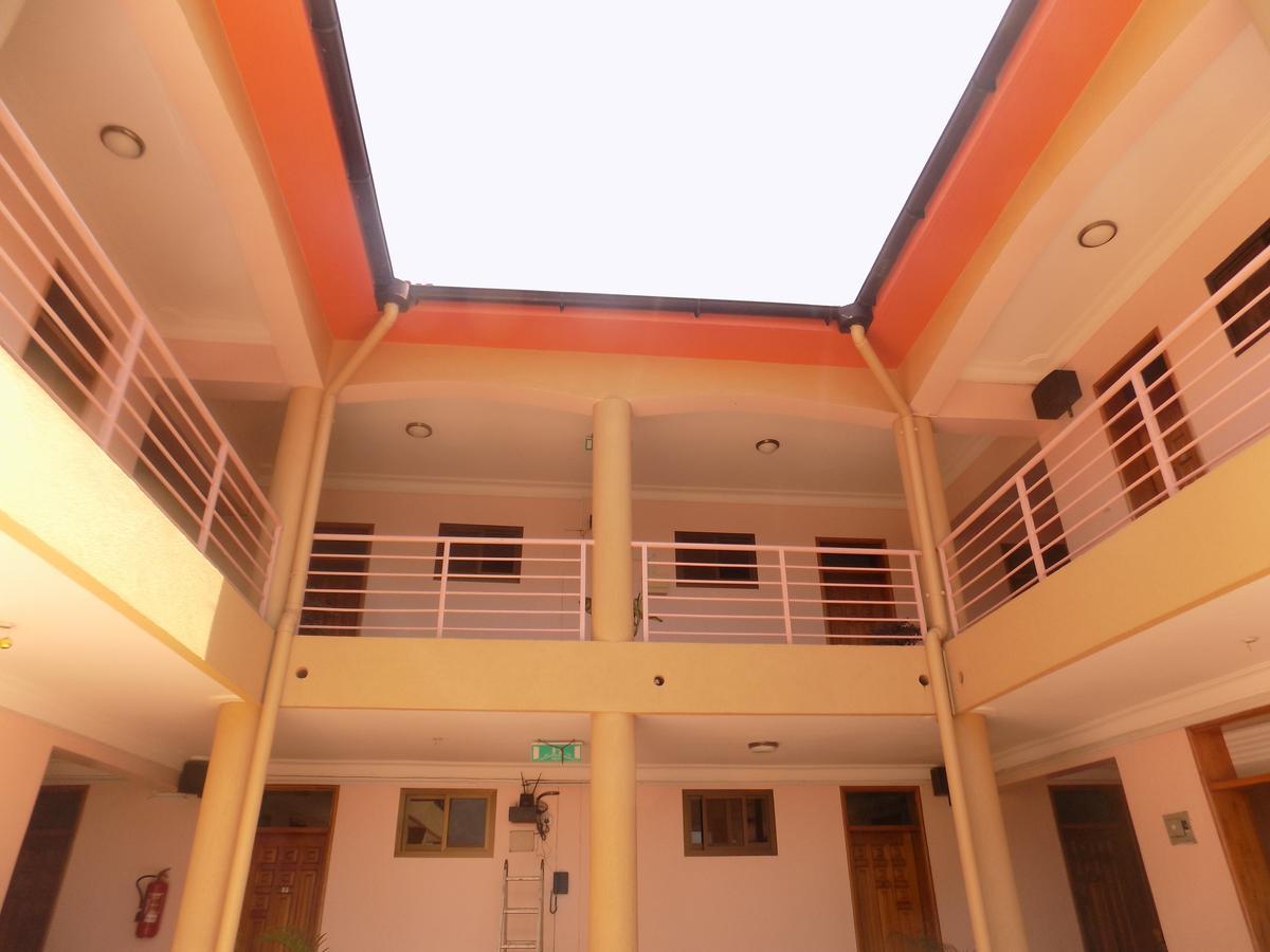 Entebbe Traveller's Hotel Eksteriør billede