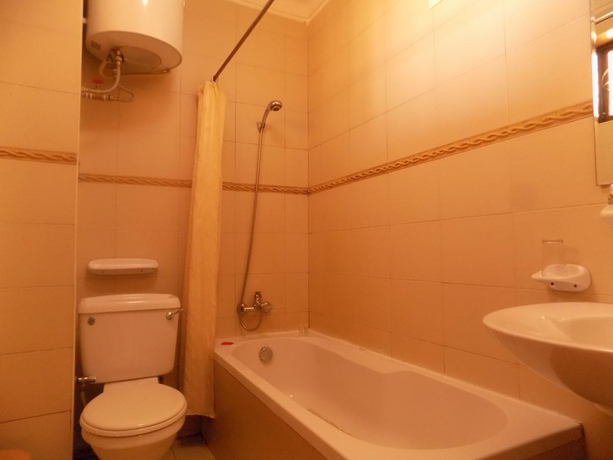 Entebbe Traveller's Hotel Eksteriør billede