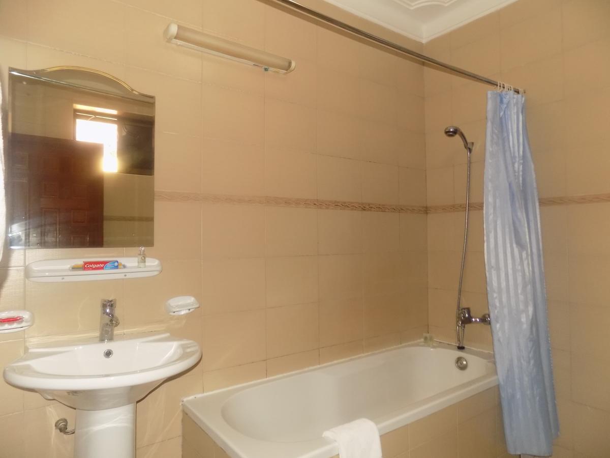 Entebbe Traveller's Hotel Eksteriør billede