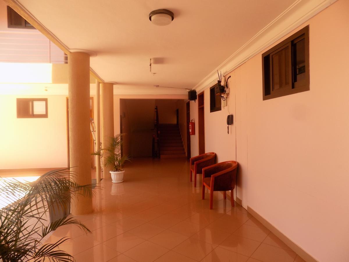 Entebbe Traveller's Hotel Eksteriør billede