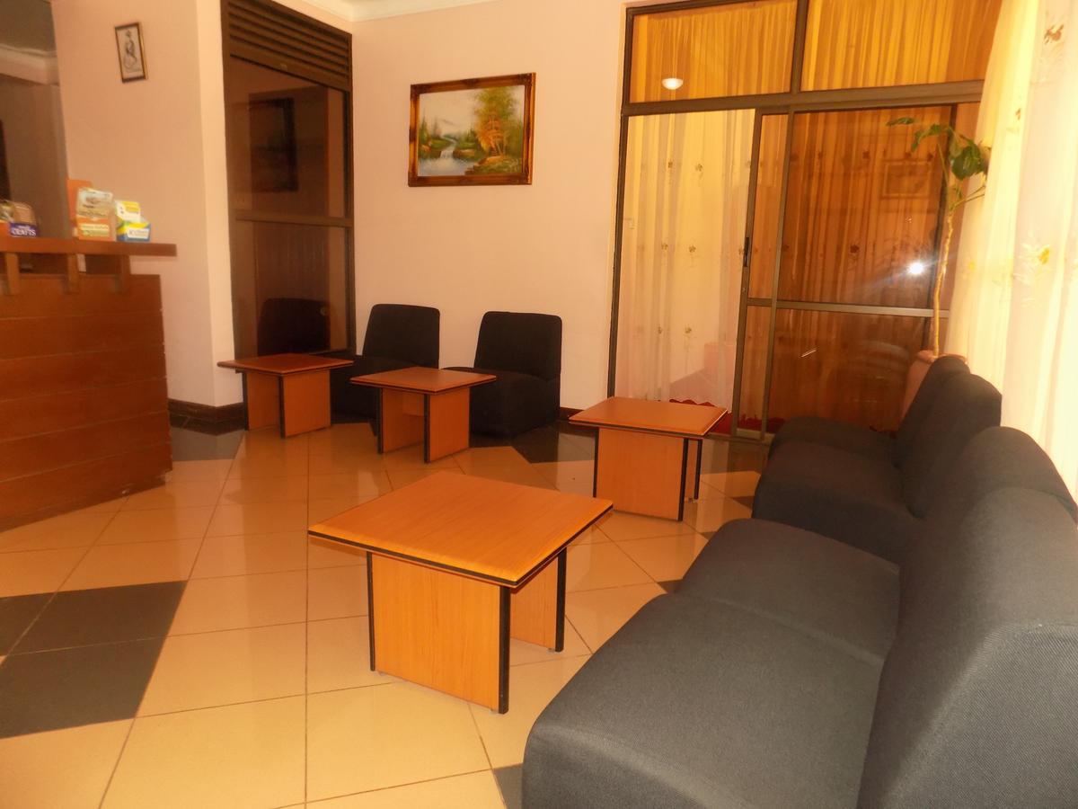 Entebbe Traveller's Hotel Eksteriør billede